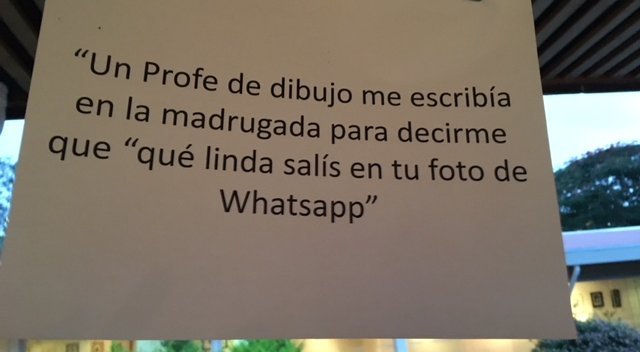 Una imagen con una declaración de acoso